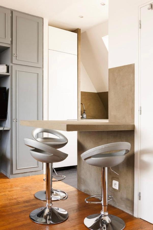 Beautiful Apartment With A View Of Eiffel Tower In Center باريس المظهر الخارجي الصورة
